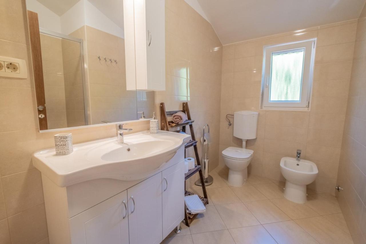 טריבאלי Amazing 4 Bedroom Villa With Swimming Pool And Wifi, Family Frendly מראה חיצוני תמונה