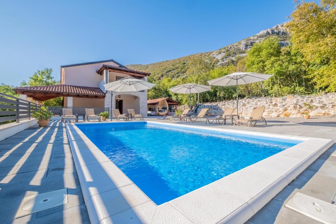 טריבאלי Amazing 4 Bedroom Villa With Swimming Pool And Wifi, Family Frendly מראה חיצוני תמונה